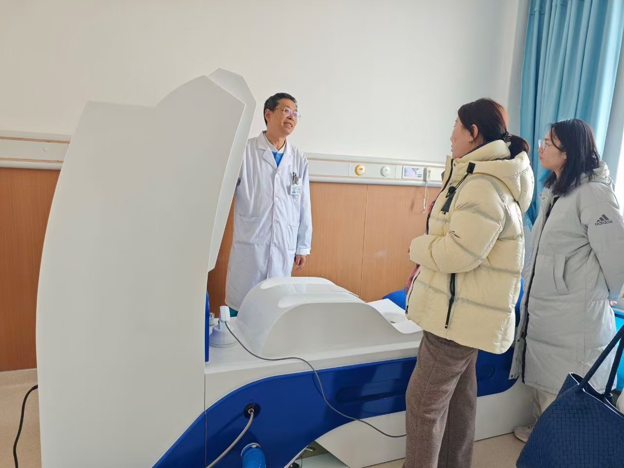 Professionelle Colon-Hydrotherapie in modernem Wellness-Zentrum