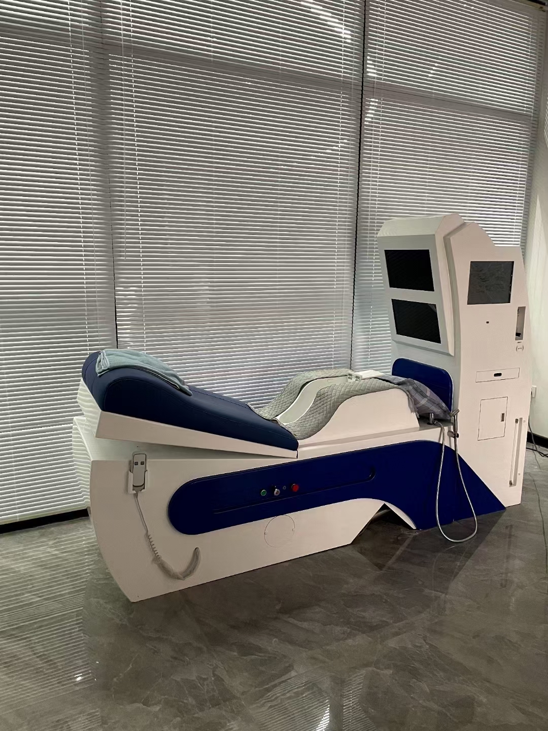 Professionelle Colon-Hydrotherapie in modernem Wellness-Zentrum