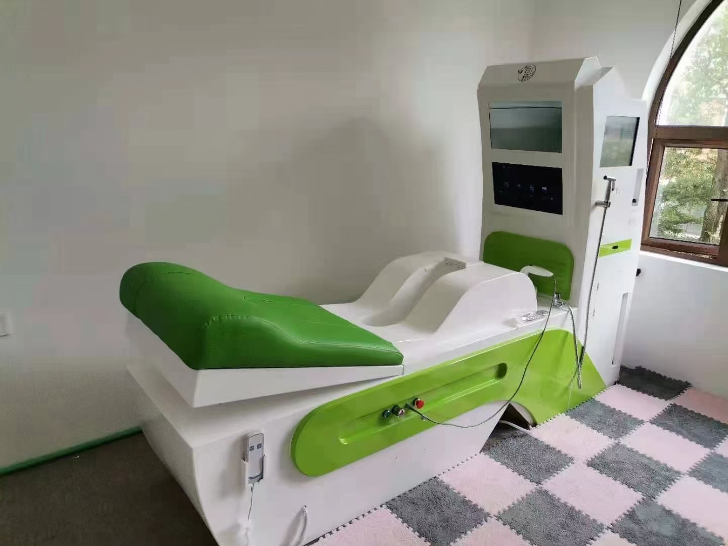 Moderne Colon-Hydrotherapie-Einrichtung mit professioneller Nachsorgeberatung